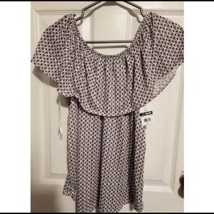 NWT - Off the shoulder Shirt